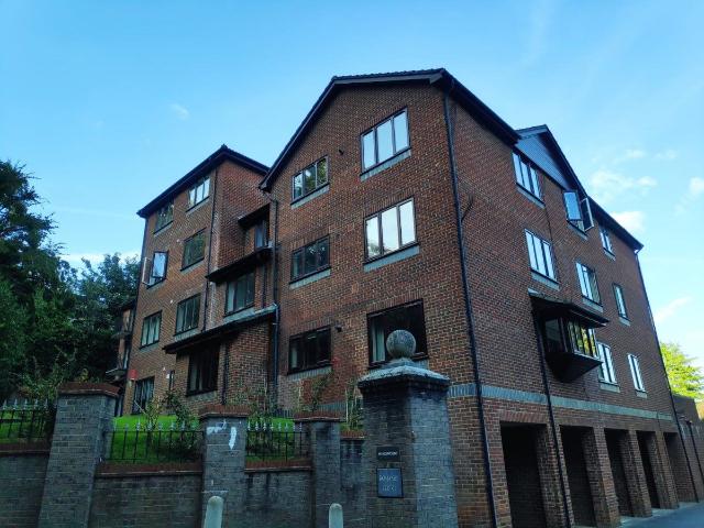 Apartment for rent in Red Hill, Surrey