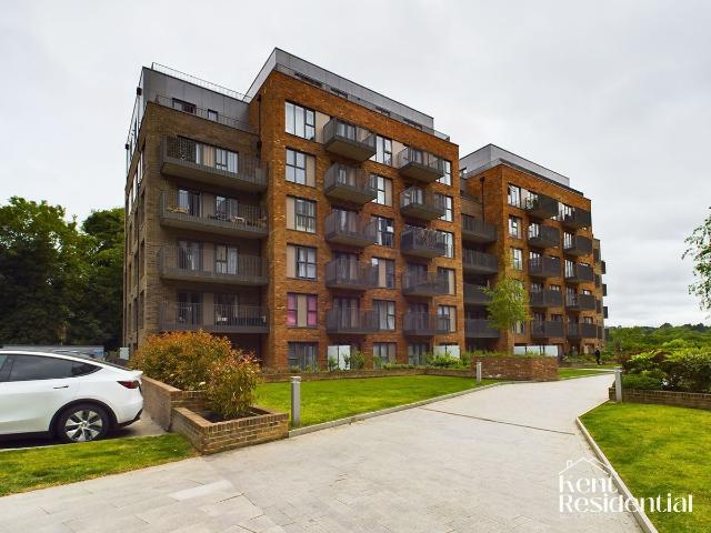 Apartment for rent in Allington, Midway