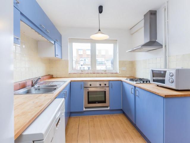 Apartment for rent in Shacklewell, Greater London