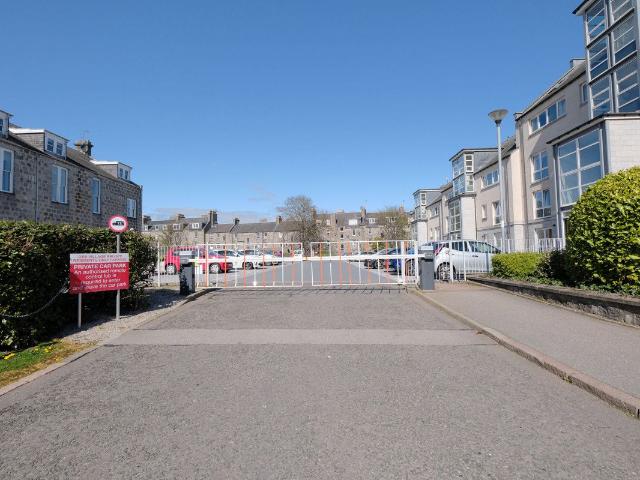 Apartment for rent in Ferryhill, Ballindoch