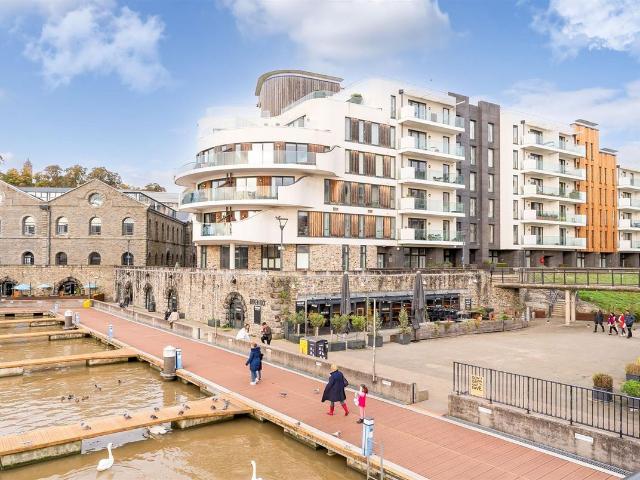 Apartment for rent in Spike Island, Feckenham