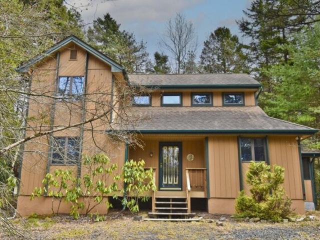 House for sale in Pocono Pines