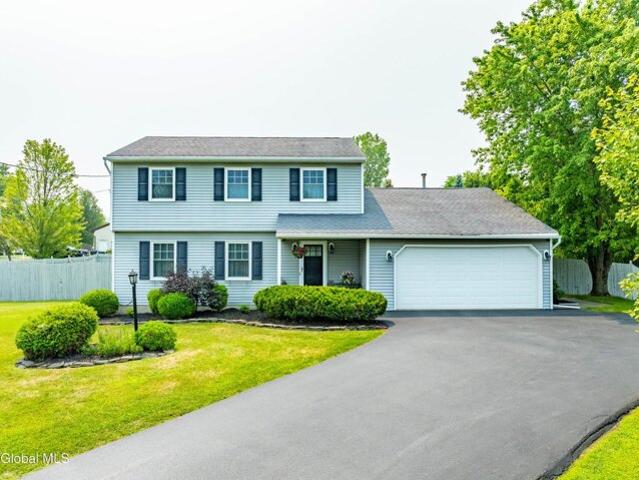 House for sale in Latham