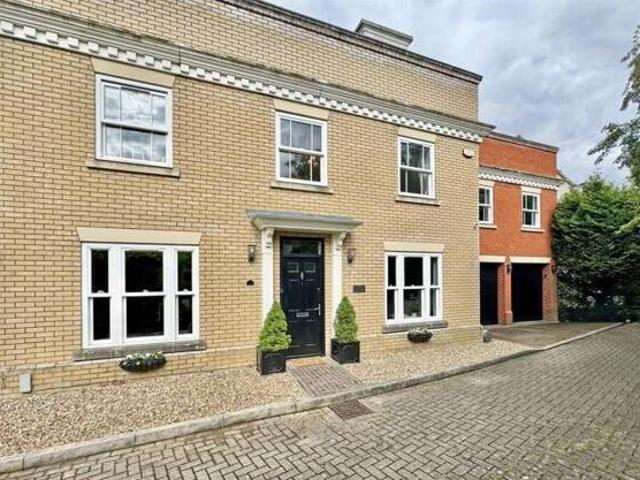 House for sale in Chipping Hill, Essex
