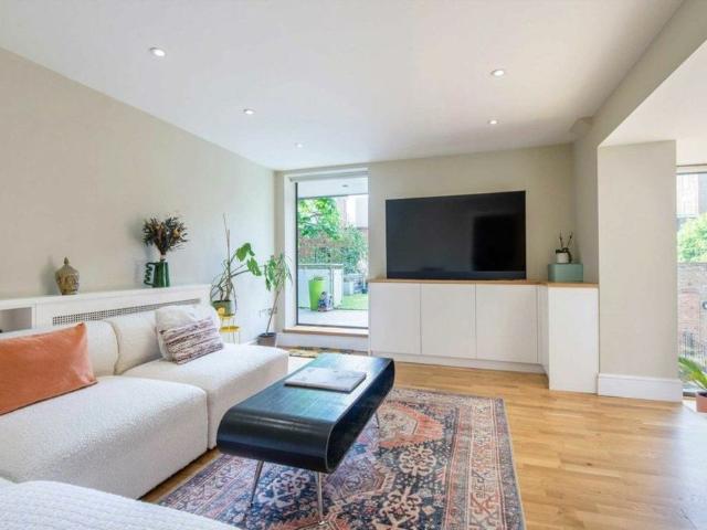 Apartment for rent in Cat Hill, Isle Of Man