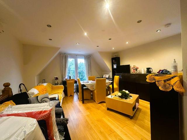 Apartment for rent in London Borough of Ealing, Greenford
