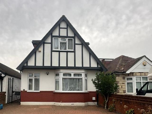 Apartment for rent in London Borough of Ealing, Greenford