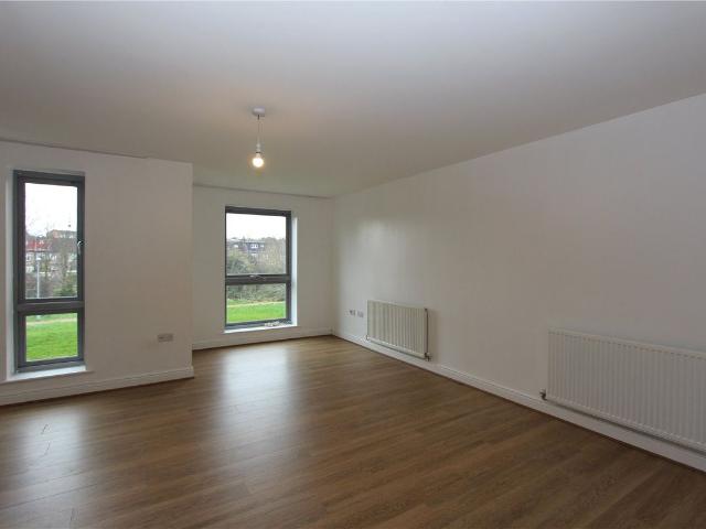 Apartment for rent in Bowes, Greater London