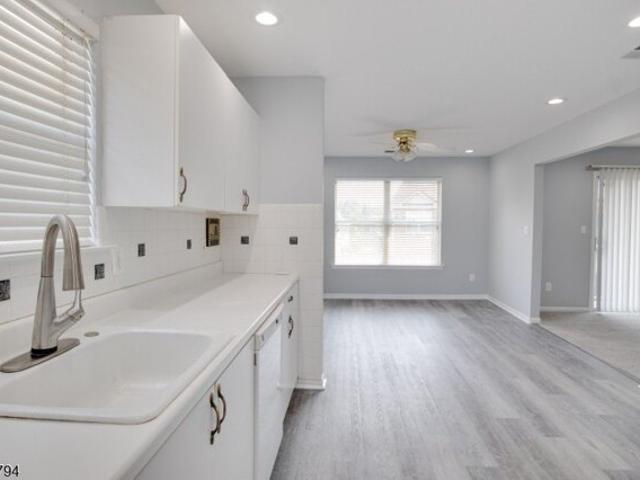 Condo for sale in East Hanover, New Jersey
