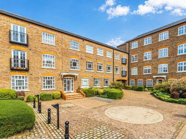 Apartment for rent in St Albans, Five Acres