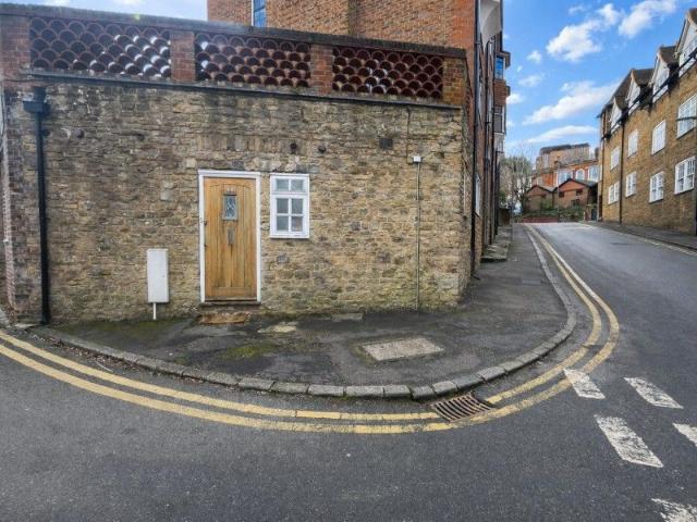 Studio for rent in Guildford Park, Westborough