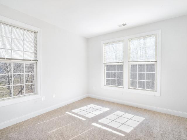 Apartment for rent in Mill Pond, Franklin Lakes