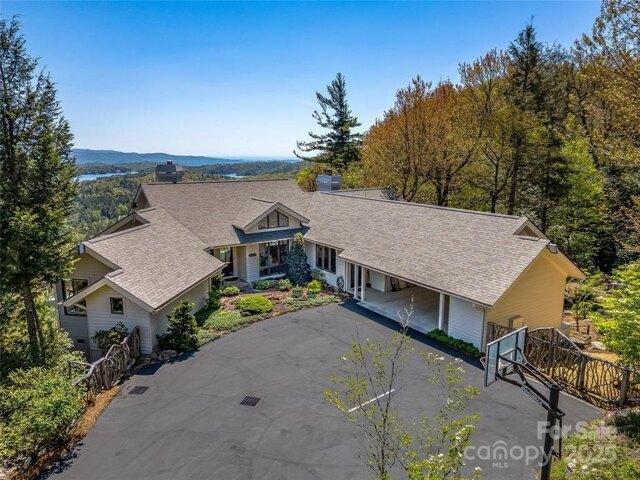 House for sale in Lake Toxaway House for sale in Lake Toxaway