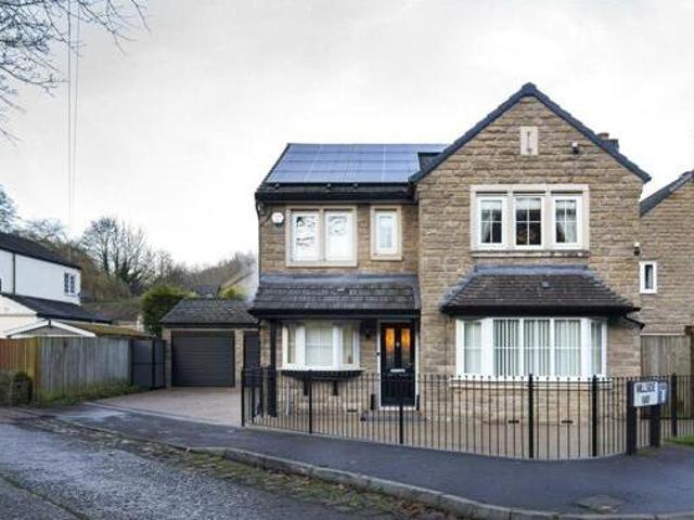 House for sale in Halifax, West Yorkshire