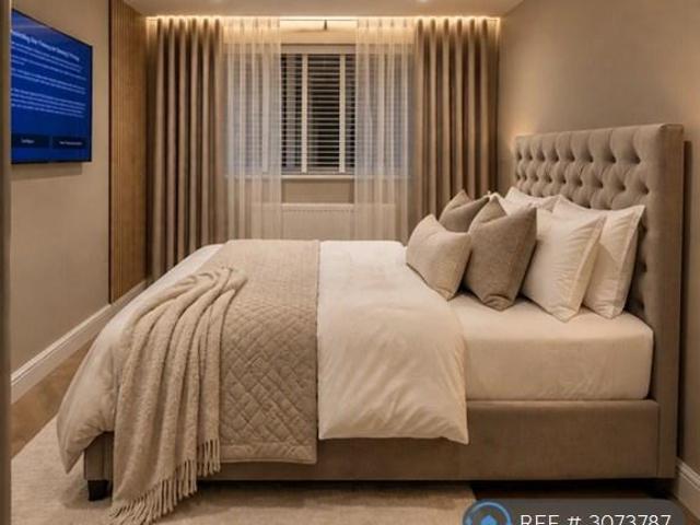House for rent in London Borough of Barnet, Greater London