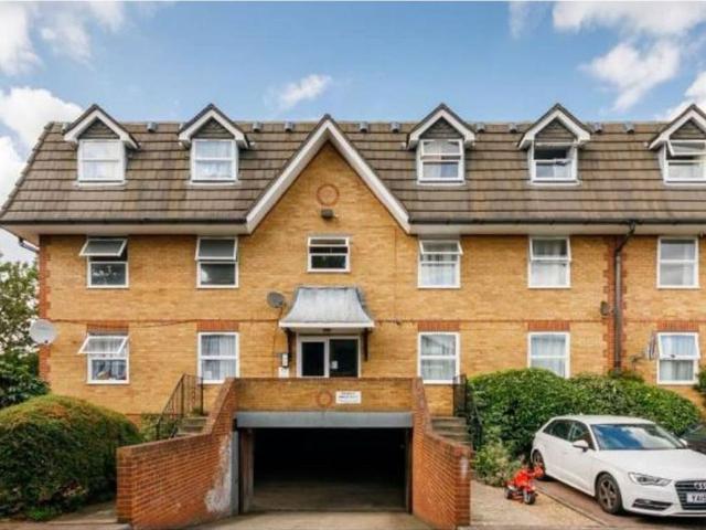 Studio for rent in Bowes, Greater London