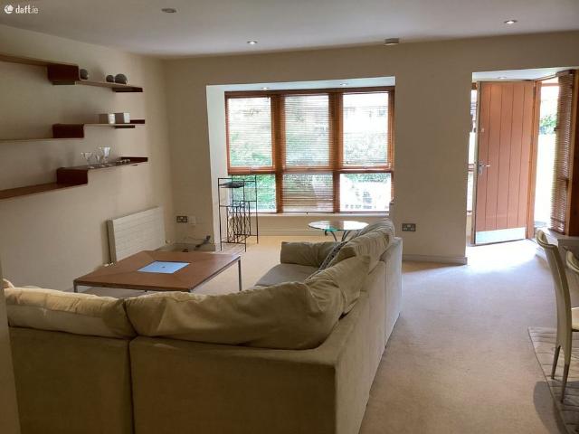 Apartment to rent in Bluebell, North Tipperary