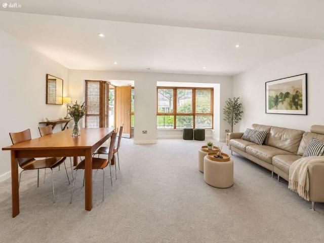 Apartment to rent in Bluebell, North Tipperary