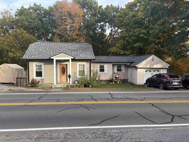 House for sale in Salem Depot, Salem