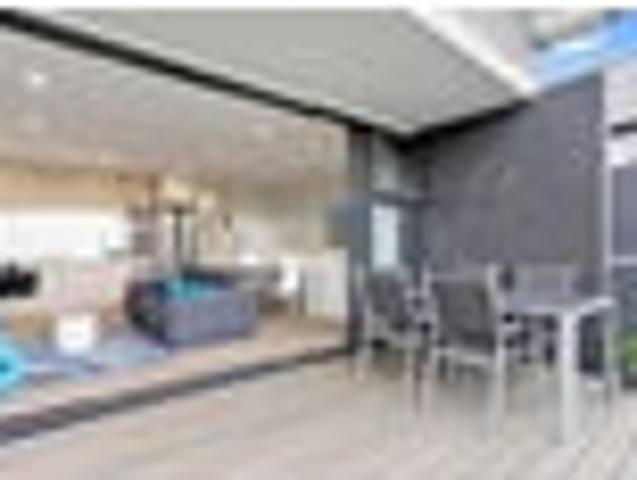 Townhouse for rent in Whangaparaoa, Oroua County