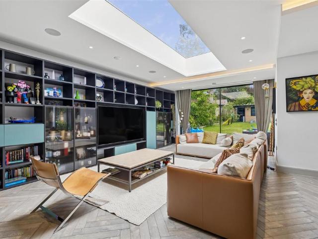 House for rent in The Hale, Mill Hill