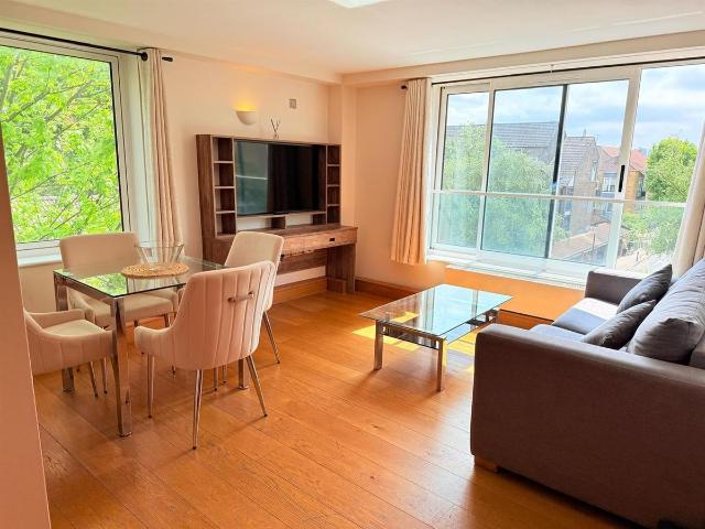 Apartment for rent in Brompton, Greater London