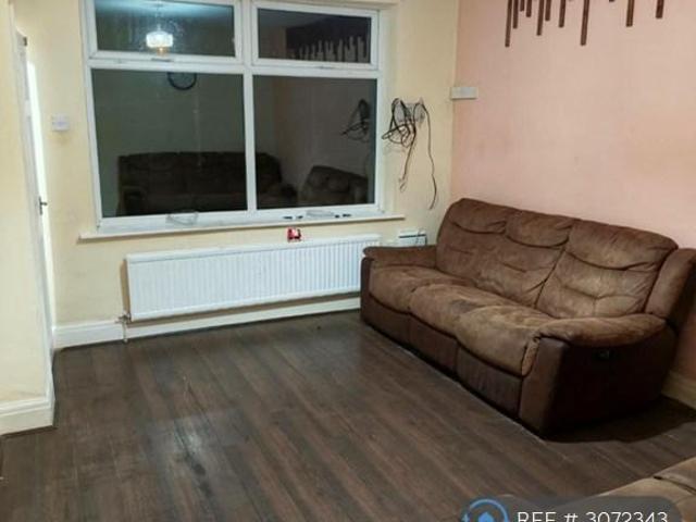 House for rent in Cowhill, Oldham