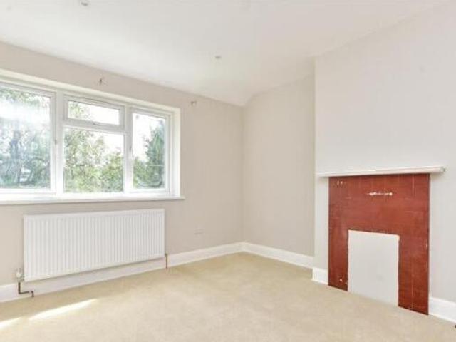 House for sale in Hillview, Surrey