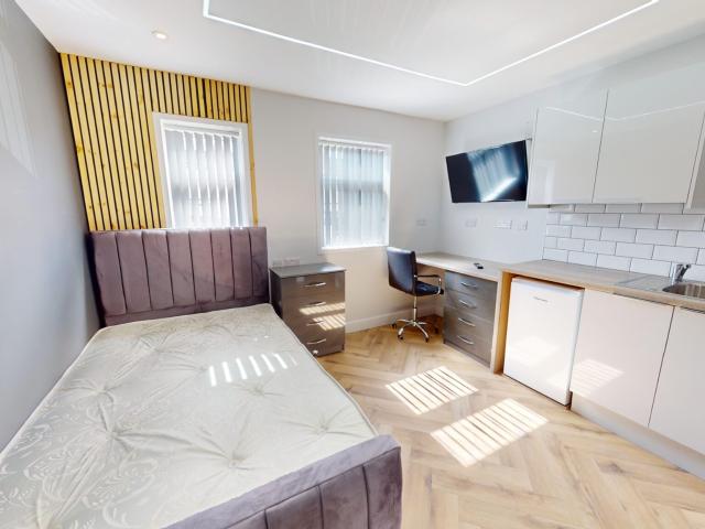 Studio for rent in Stirchley, West Midlands