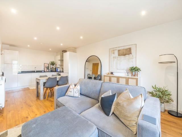 Apartment for rent in London Borough of Merton, South Wimbledon