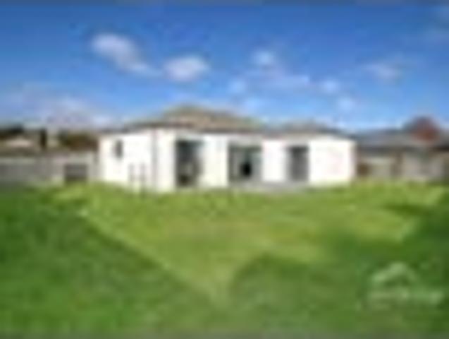 House for sale in Chaslands, Canterbury