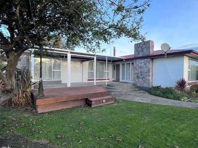 House for rent in Otakou