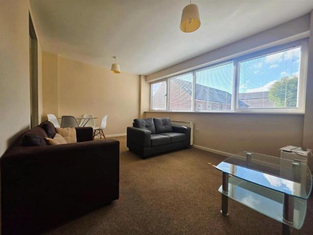 Apartment for rent in Bruntcliffe, Leeds
