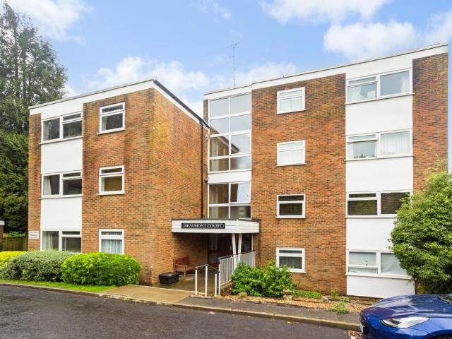 Apartment for rent in Hatching Green, Five Acres