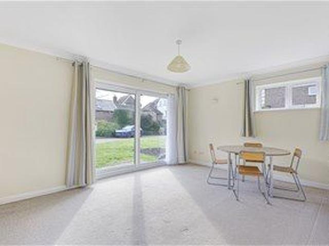 House for rent in Hatching Green, Five Acres