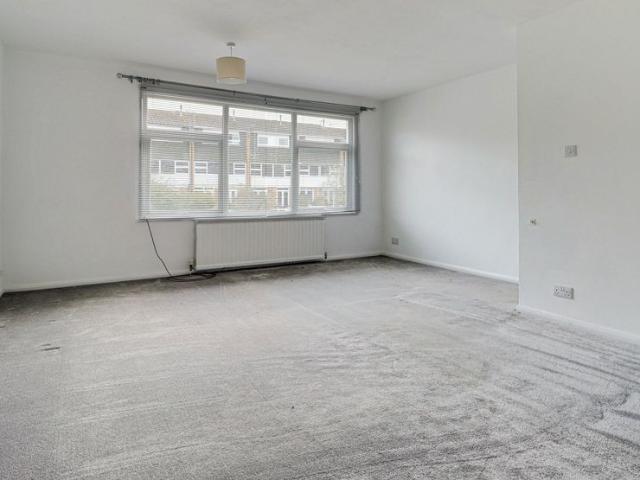 House for rent in Hatching Green, Five Acres