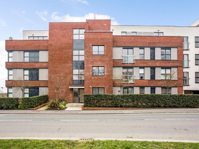 Apartment for rent in Perryfields, West Sussex