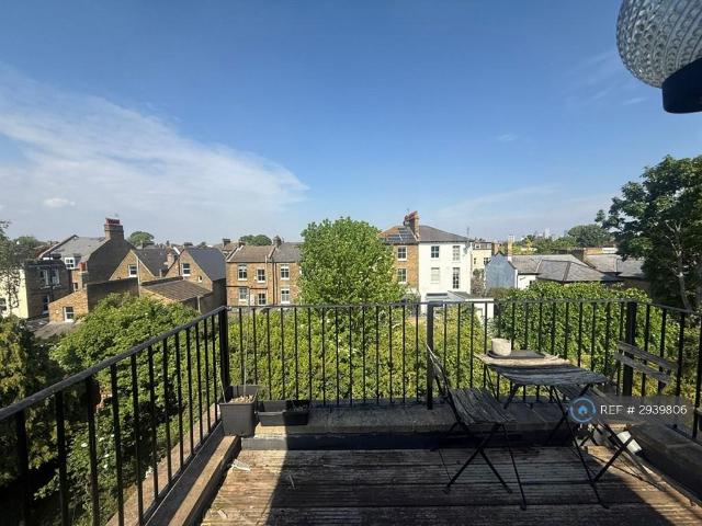 Apartment for rent in Herne Hill, Greater London