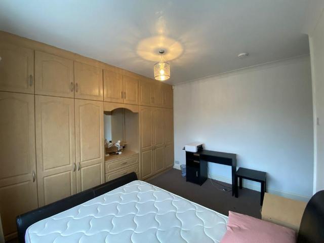 House for rent in Poets Corner, Greater London