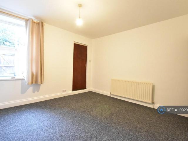 House for rent in Farley Hill, Luton