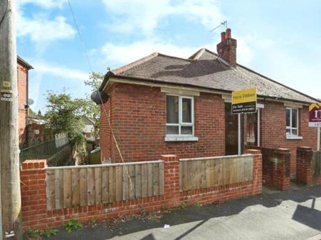 House for sale in Chilworth Old Village, Test Valley