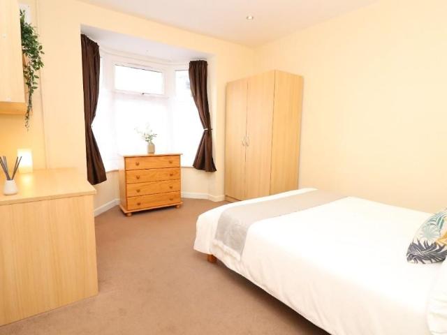 Apartment for rent in The Polygon, City Of Southampton