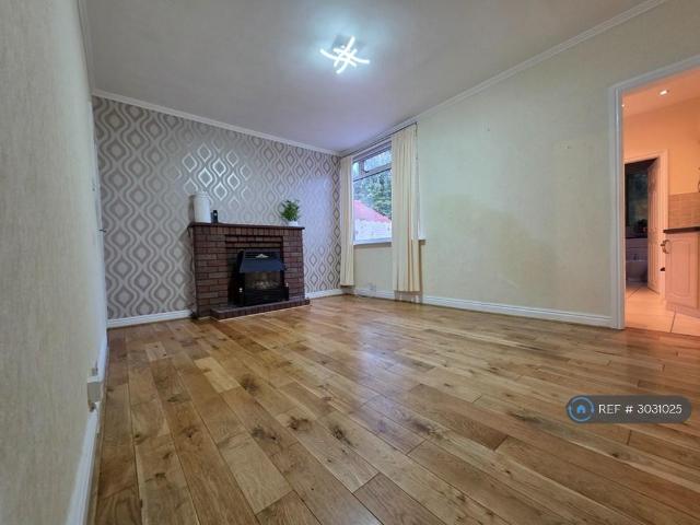 House for rent in Fallings Park, Park Village