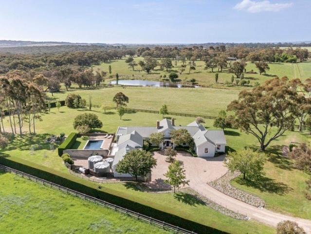 Cottage for sale in Camerons Creek, Victoria