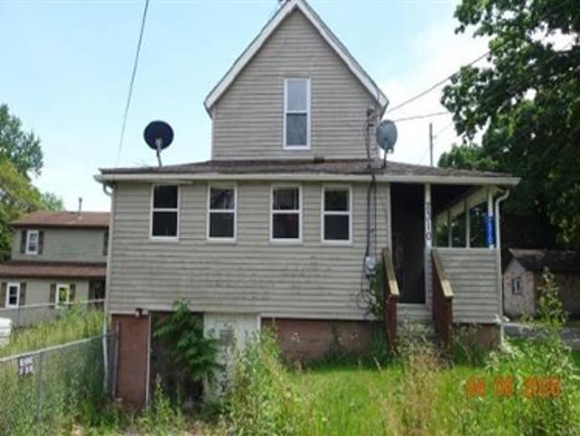 House for sale in Summit, Ohio