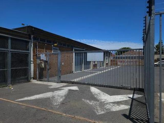 Commercial for rent in Goodwood, Western Cape