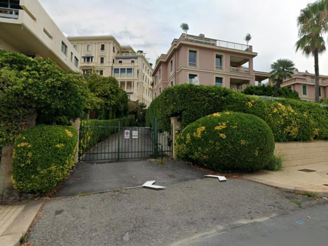 Capannone in affitto a Genova