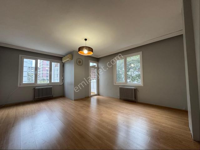 Kadiköy, İstanbul içerisinde kiralık mülk