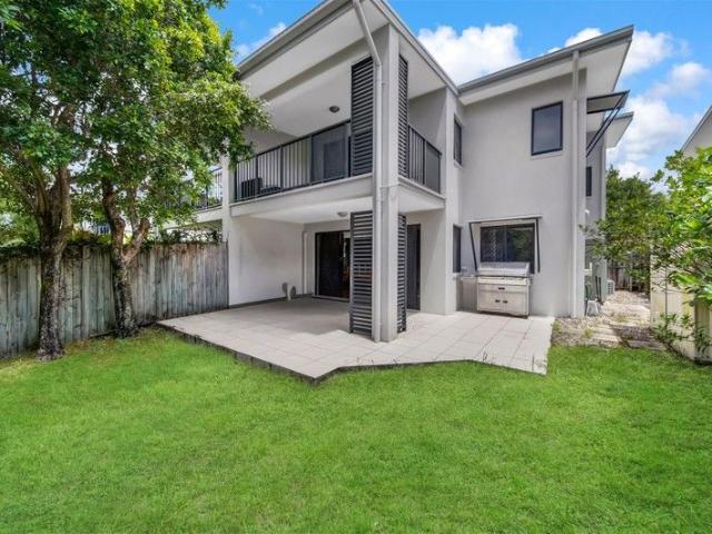 Townhouse for sale in Kings Creek, Queensland