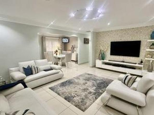 House for sale in Queensburgh, Kwazulu-natal